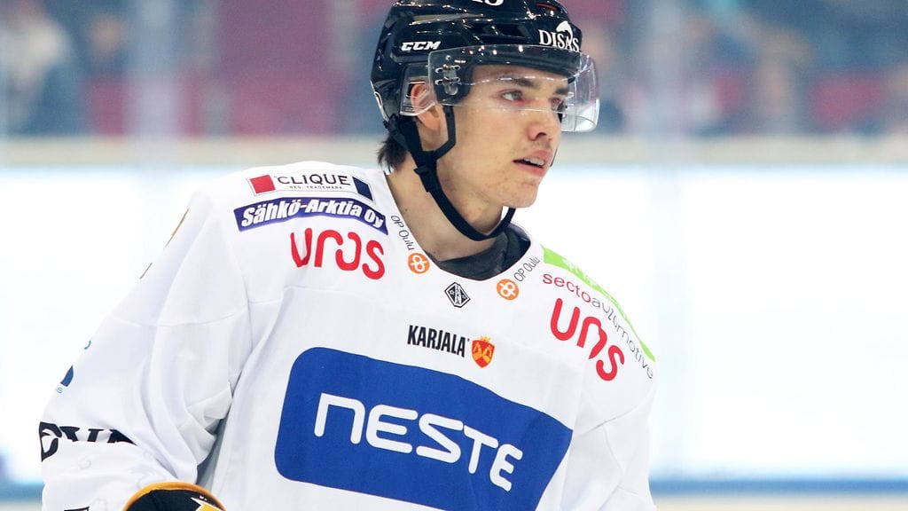 Taneli Ronkaisen ottelu päättyi ulosajoon toisessa erässä.