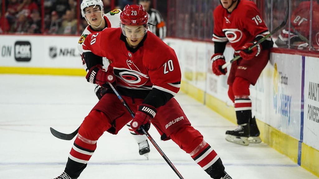 Sebastian Ahon ja muiden Carolina Hurricanesin NHL-pelaajien tempaukset eivät miellytä vanhan liiton kiekkoihmisiä.