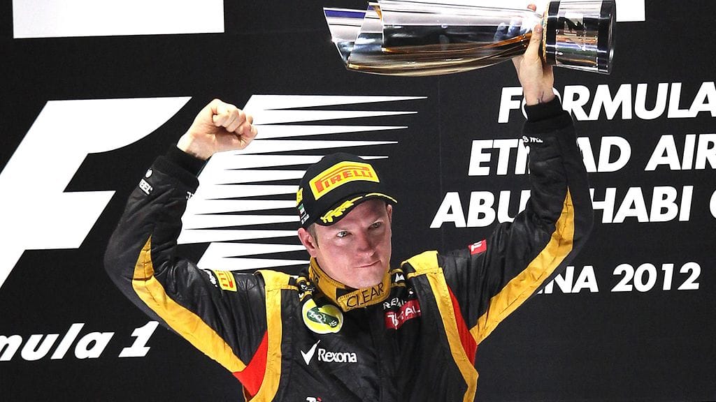 Kimi Räikkönen kipusi keskimmäiselle korokkeelle Abu Dhabin GP:ssä vuonna 2012. Nyt Räikkönen ajaa viimeisen kisansa Ferrarin riveissä.