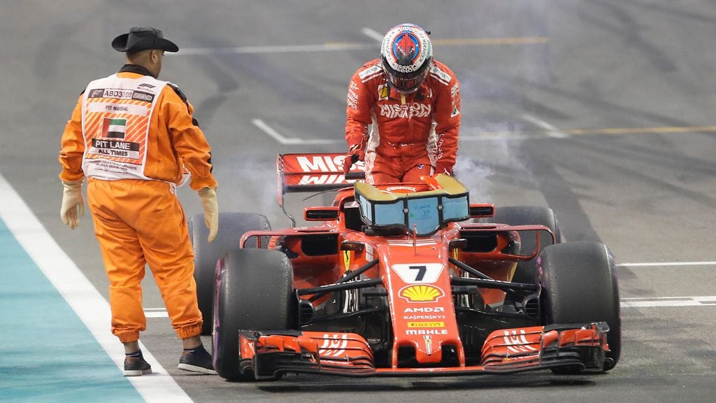 Kimi Räikkösen ura Ferrarilla päättyi keskeytykseen Abu Dhabin GP:ssä.