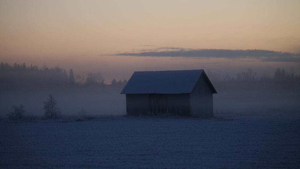 Ilmatieteen laitoksen tilastojen mukaan valkoinen joulu on sitä todennäköisempi, mitä idemmäksi ja pohjoisemmaksi mennään.