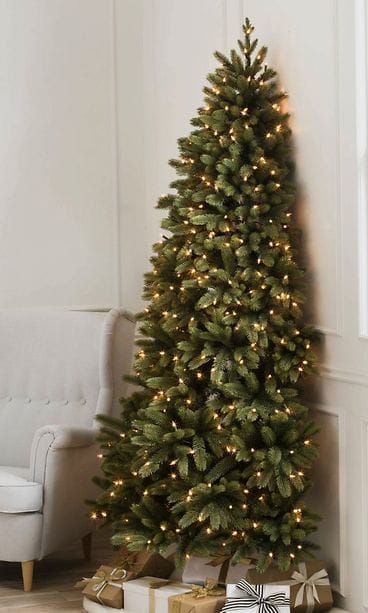 puolikas vihreä joulukuusi