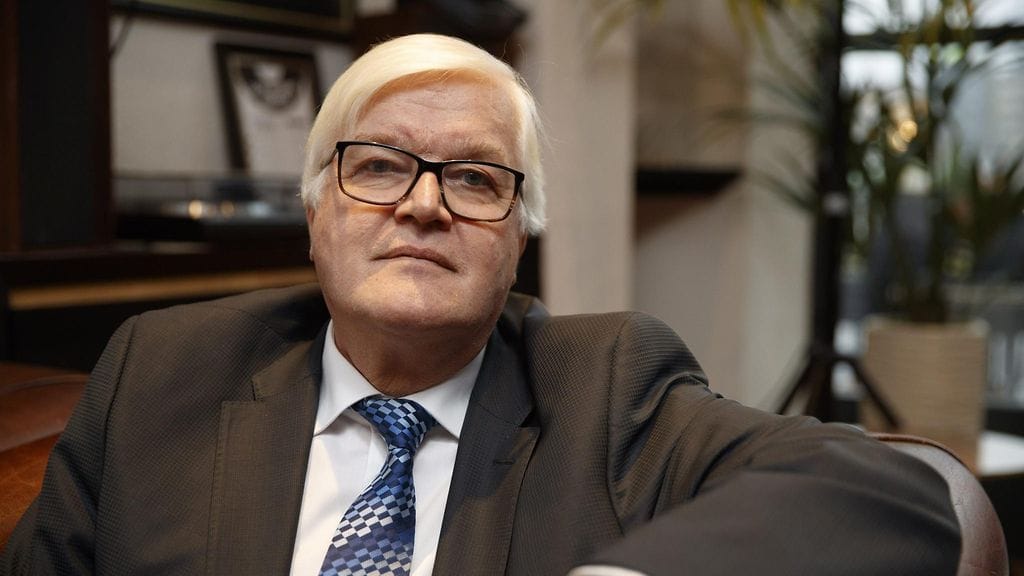 Terveyden ja hyvinvoinnin laitoksen THL:n pääjohtaja Juhani Eskola myöntää Helsingin Sanomien mielipidepalstalla, että THL:n ennakkoarvio alkoholilain vaikutuksesta alkoholin kulutukseen oli liian pessimistinen.