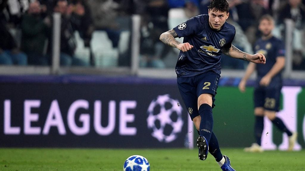 Manchester United joutuu tulemaan yli kuukauden toimeen ilman avauskokoonpanoon kuuluvaa ruotsalaispuolustaja Victor Lindelöfiä.