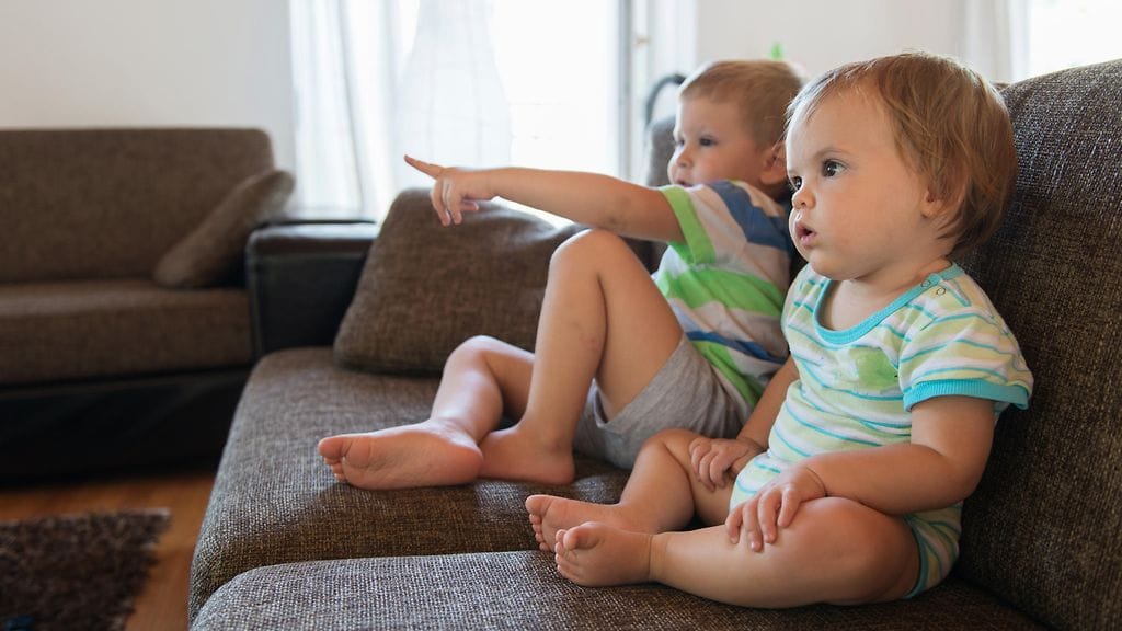 Nykylapsien televisionkatseluun ei kuulu samanlaista adrenaliinipiikkiä kuin aiemmin. Kuvituskuva.