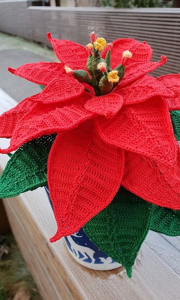 virkattu joulutähti 1