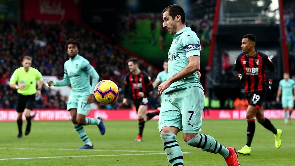 Henrik Mkhitaryan ja muut Arsenal-pelaajat joutuvat vaihtamaan pelipaikkaa torstaina turvallisuussyistä.