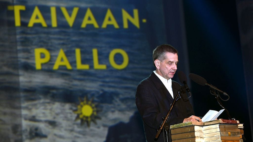 Taivaanpallolle kaunokirjallisuuden Finlandia.