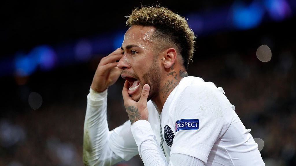 Neymar turhautui omiin kannattajiin ottelussa Liverpoolia vastaan.