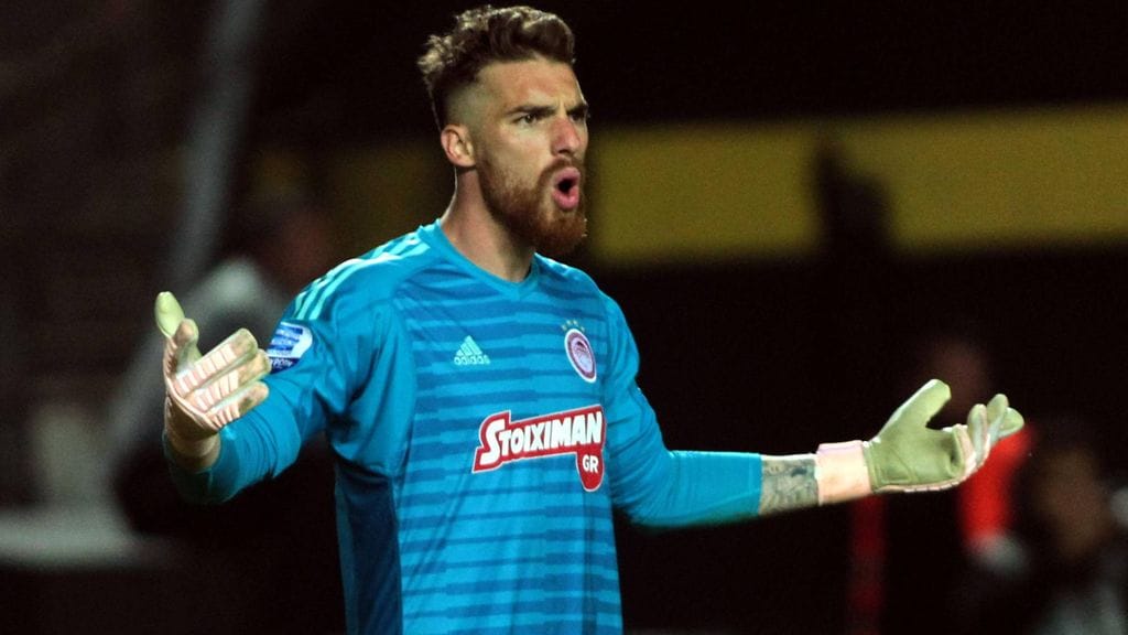 Jose Sa Olympiakosin paidassa.