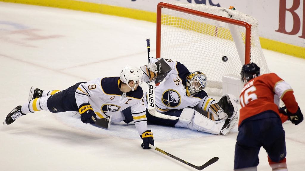 Aleksander Barkov ampui Florida Panthersin voittomaalin jatkoajalla Buffalo Sabresia vastaan.