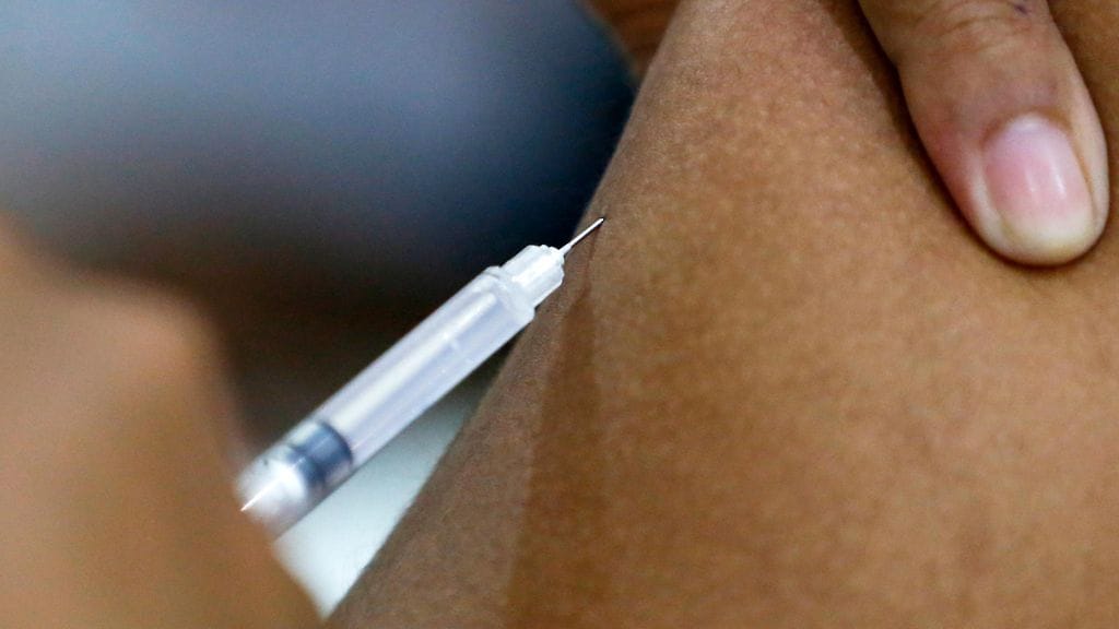 Tutkijat tartuttivat tippuria ja kuppaa prostituoiduille, vangeille, sotilaille ja mielenterveyspotilaille. Noin puolet tartunnan saaneista sai jonkinlaista hoitoa, mutta loput jätettiin täysin hoitamatta.