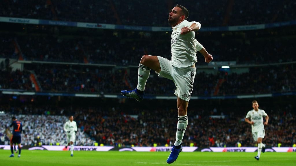 Daniel Carvajalin nosto päätyi omaan maaliin Real Madridin ja Valencian välisessä ottelussa.