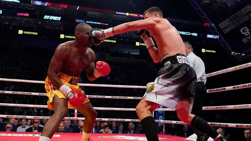 Oleksandr Gvozdyk iskee Adonis Stevensonia MM-titteliottelussa.
