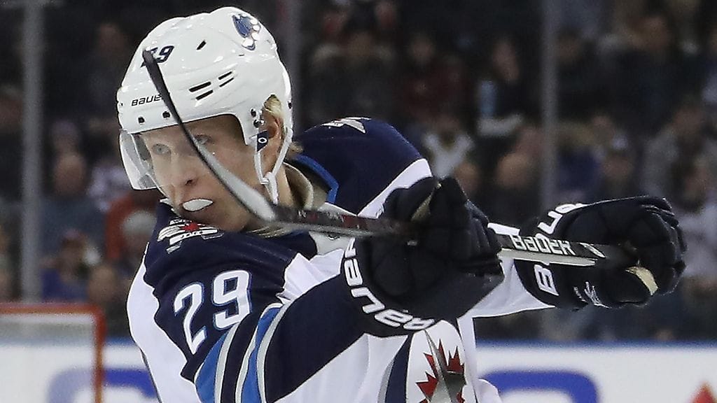Patrik Laine maalasi New York Rangersia vastaan rangaistuslaukauskilpailussa.
