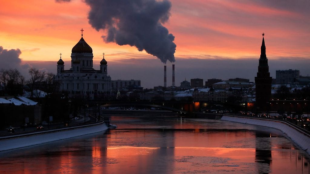 Lämpötila putoaa Moskovassa öisin reilusti pakkasen puolelle.