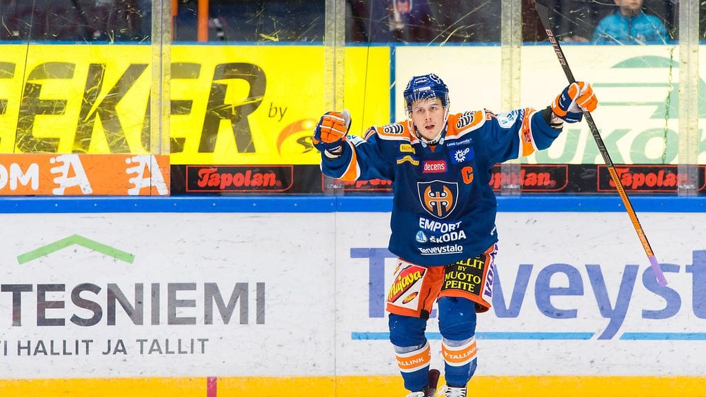 Kristian Kuusela teki näyttävän maalin Ässiä vastaan.