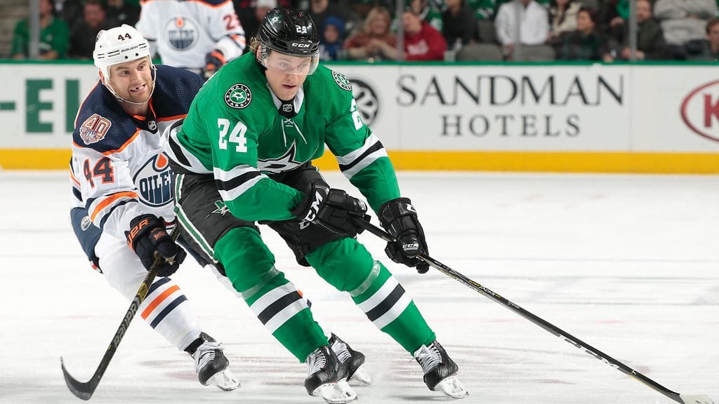 Dallas Starsin Roope Hintz puolusti omiaan Edmonton Oilersia vastaan.