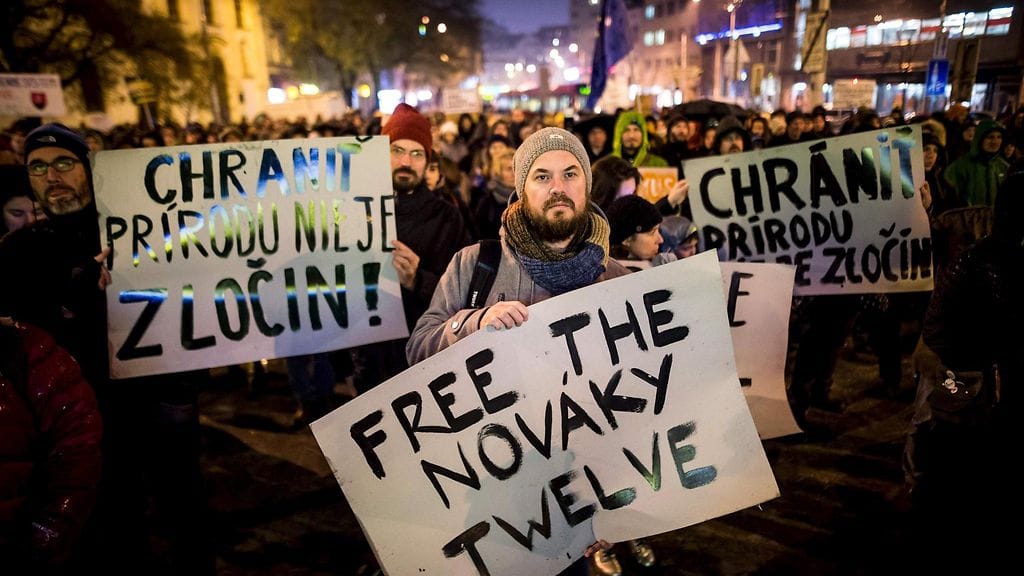 Aktivistien puolesta osoitettiin mieltä Slovakiassa.