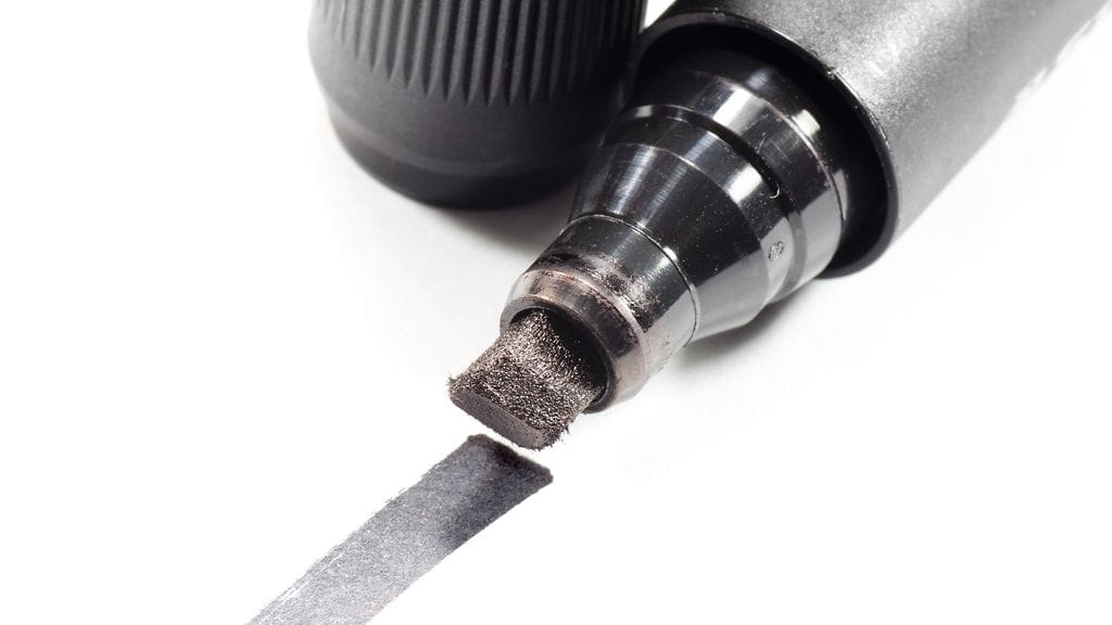 Permanenttitussin jäljet voi olla hakala poistaa.