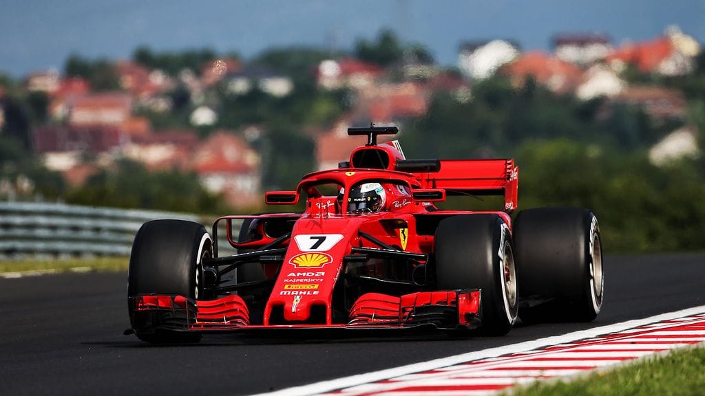 Kimi Räikkönen kävi Unkarin GP:ssä hulvattoman radiokeskustelun, joka on ehdolla F1-sarjan äänestyksessä.