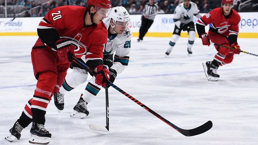 Myös Carolina Hurricanesin Sebastian Aho jäi tehopisteittä.