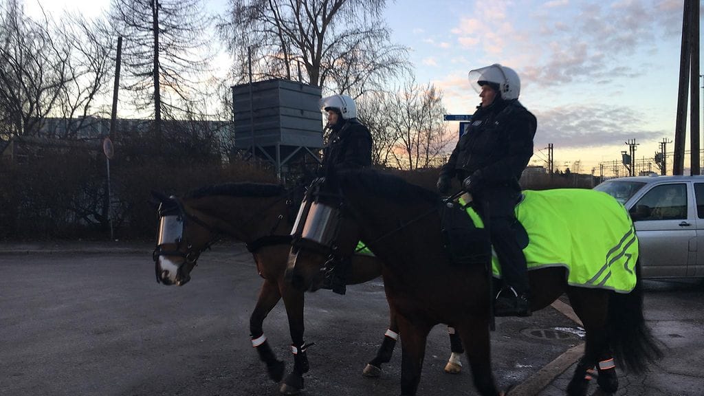 Poliisi varautui mielenosoituksiin ja mahdollisiin järjestyshäiriöihin Helsingissä eilen.
