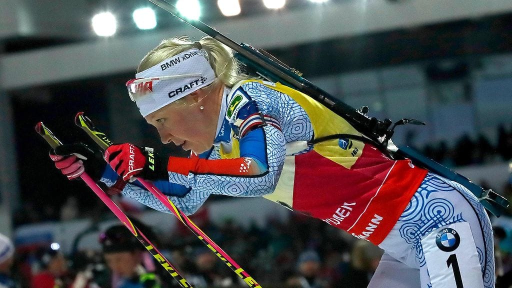 Kaisa Mäkäräisen maailmancupin avaus meni heti mönkään Slovenian Pokljukassa.