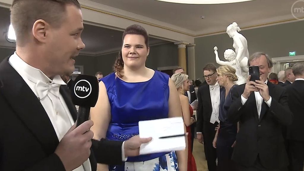 Helena Leveelahti ja Hjallis Harkimo Linnan juhlissa.