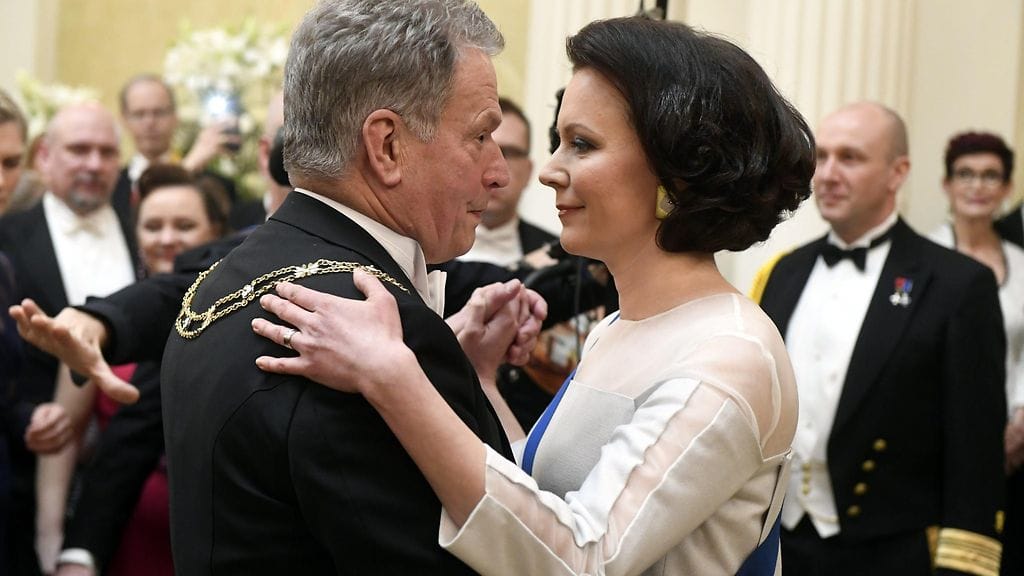 presidenttipari tanssii (1)