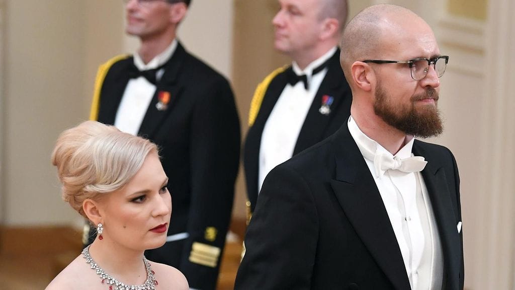 Vihreiden puheenjohtaja, kansanedustaja Touko Aalto edusti Linnan juhlissa rakkaansa Iris Flinkkilän kanssa.