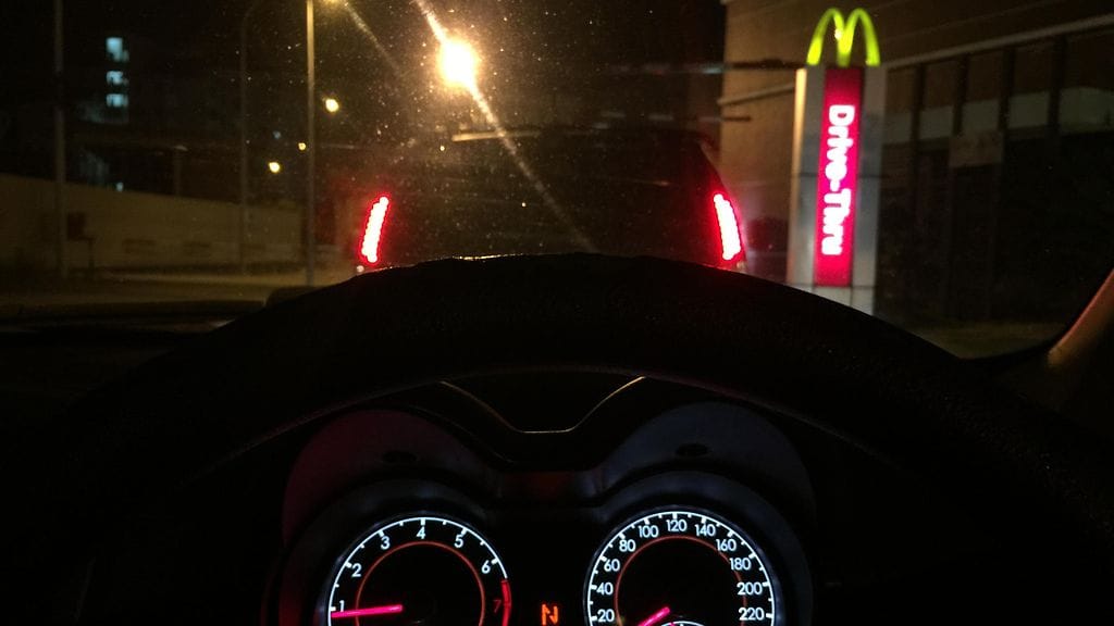 Jos haluaa nauttia ruokansa varmasti lämpimänä, kannattaa suunnata syömään sisälle ravintolaan.