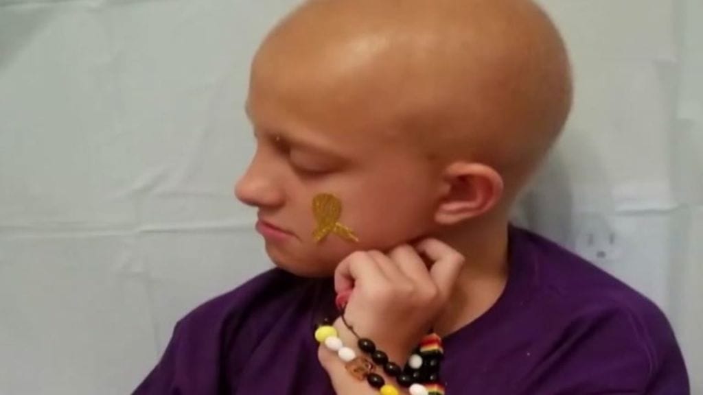 Kynsisalongin työntekijät sanoivat Iliana Bellardia "pojan näköiseksi". Kuva CNN