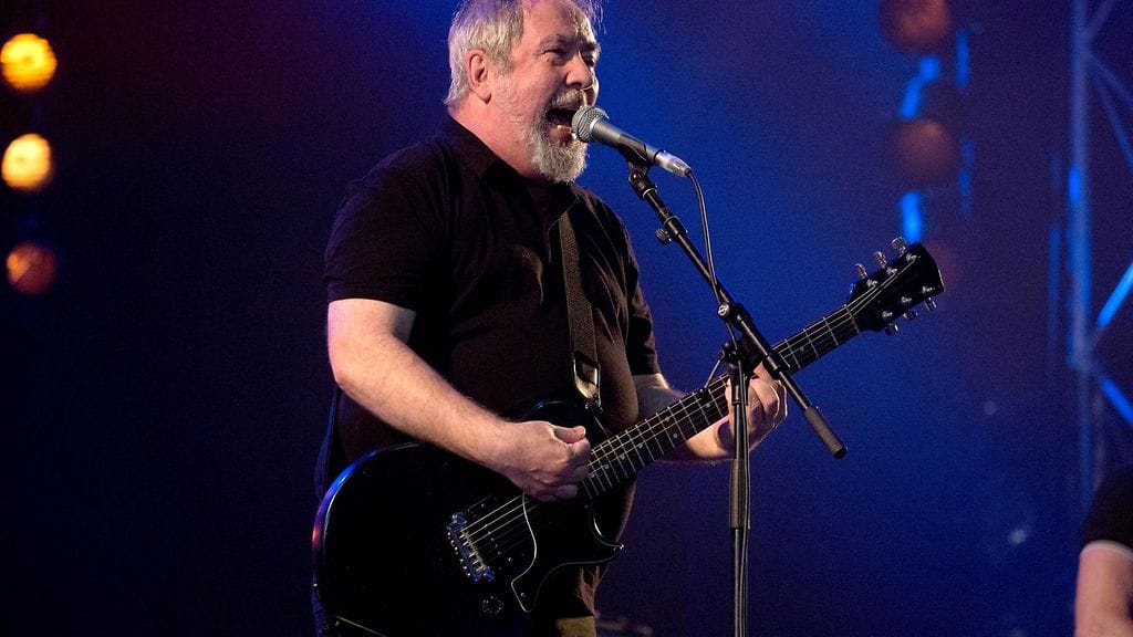 Pete Shelley esiintymässä vuonna 2016.