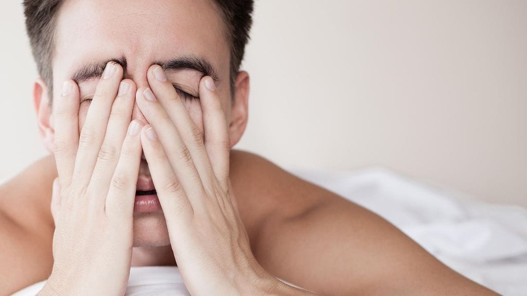 Krapula-ahdistus iskee pienen tutkimuksen perusteella herkemmin ujoihin. Kuvituskuva.