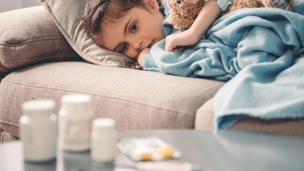 Lapsena sairastetut infektiot sekä niiden hoitoon käytetyt lääkkeet saattavat vaikuttaa myöhempiin mielenterveyden ongelmiin. Kuvituskuva.