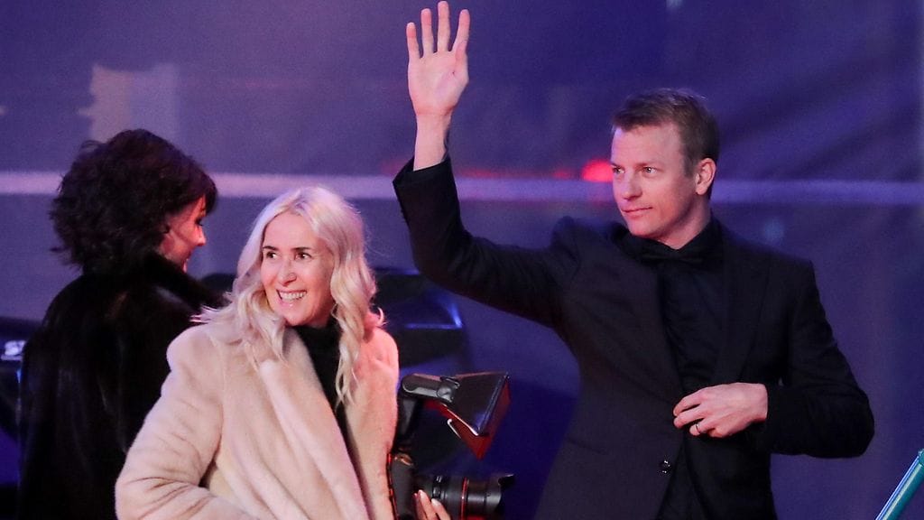 Kimi Räikkönen oli vauhdissa FIA:n palkintogaalassa Pietarissa.