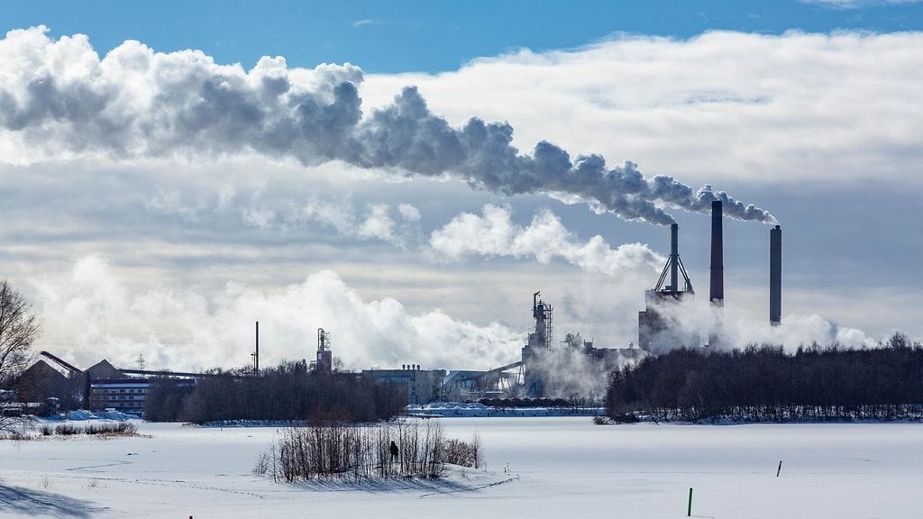 Stora Enson Oulu-tehtaalta aiotaan sulkea paperikone ja tehtaan arkittamo.