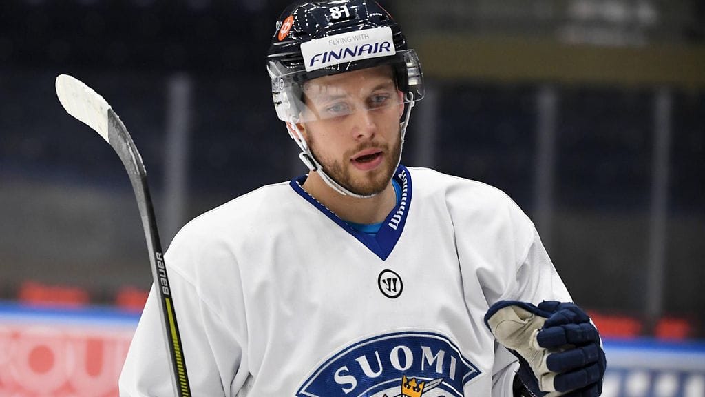 Jukka Peltola palasi Hakametsän jäälle, tällä kertaa Leijonien paita päällä.