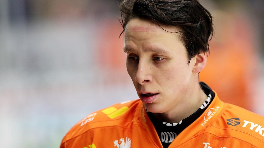 KooKoo-hyökkääjä Anrei Hakulinen debytoi A-maajoukkuepaidassa torstaina, kun Leijonat kohtaa Tshekin Euro Hockey Tourin Venäjän turnauksen avausottelussa.