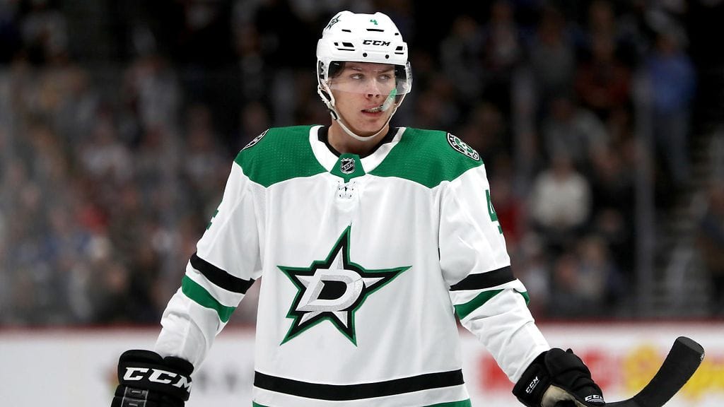 Miro Heiskanen on kuudella osumalla Dallasin kauden eniten maaleja laukonut puolustaja.