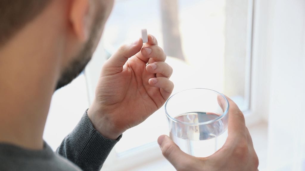 Testosteroni voi vaikuttaa mielialaan sekä lisätä ruokahalua että aivojen serotoniinin tuotantoa. Kuvituskuva.