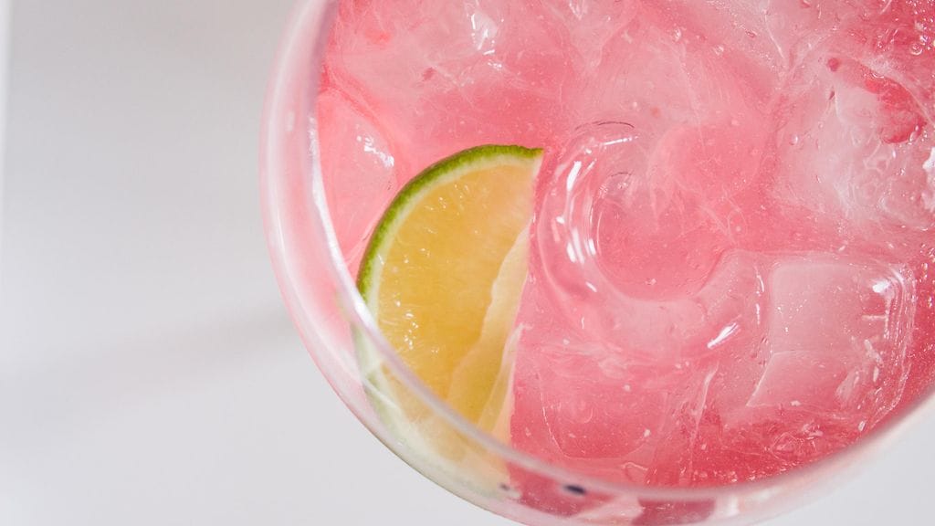 vaaleanpunainen gini