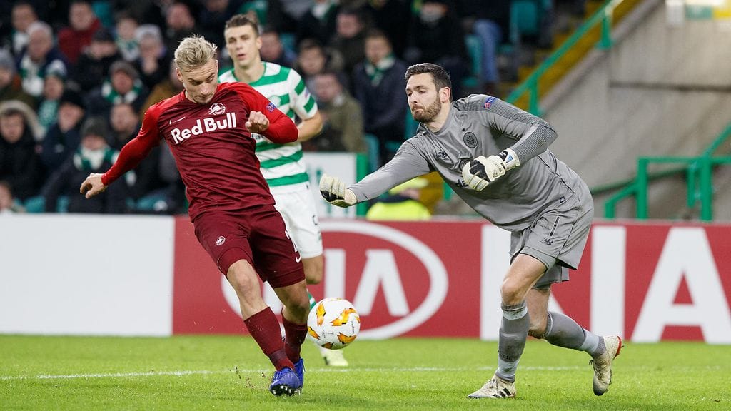 Craig Gordon arvioi Salzburgin hyökkääjän etäisyyden täysin väärin.