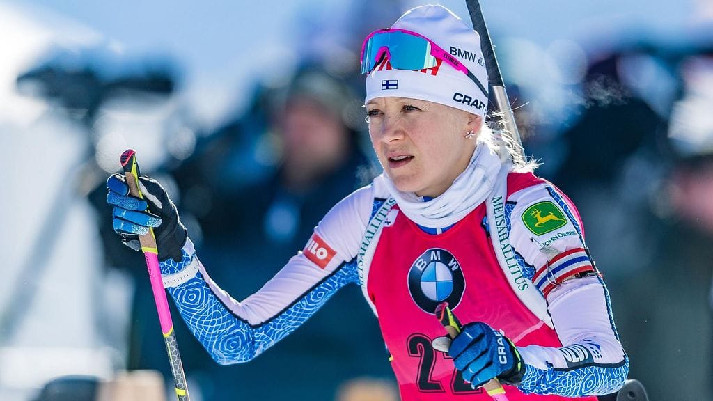 Kaisa Mäkäräinen vitsaili hiihtonopeudestaan italialaisen Dorothea Wiererin kanssa.