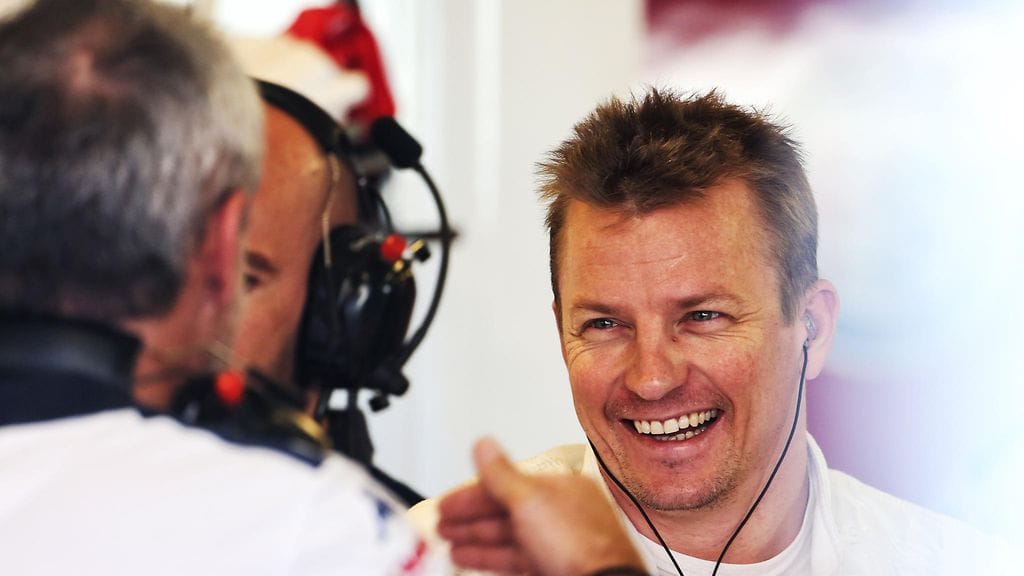 Kimi Räikkönen on tunnettu aina myös jääkiekon ystävänä.