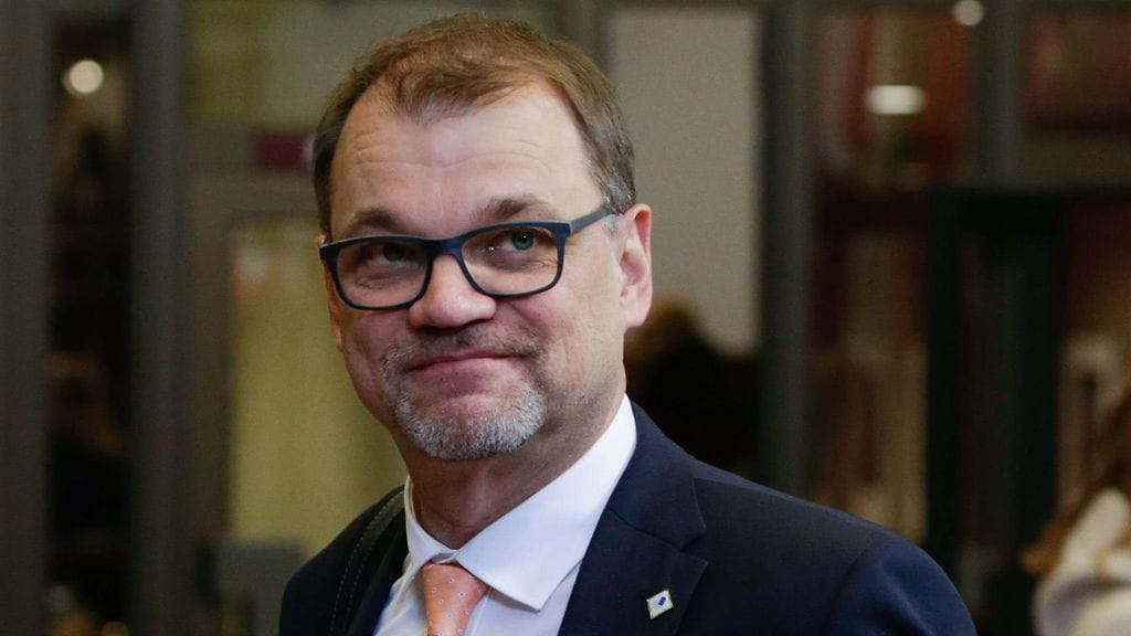 Keskustan puheenjohtaja, pääministeri Juha Sipilä sanoo keskustan olevan sitä mieltä, ettei metsien hakkuita tarvitse vähentää.