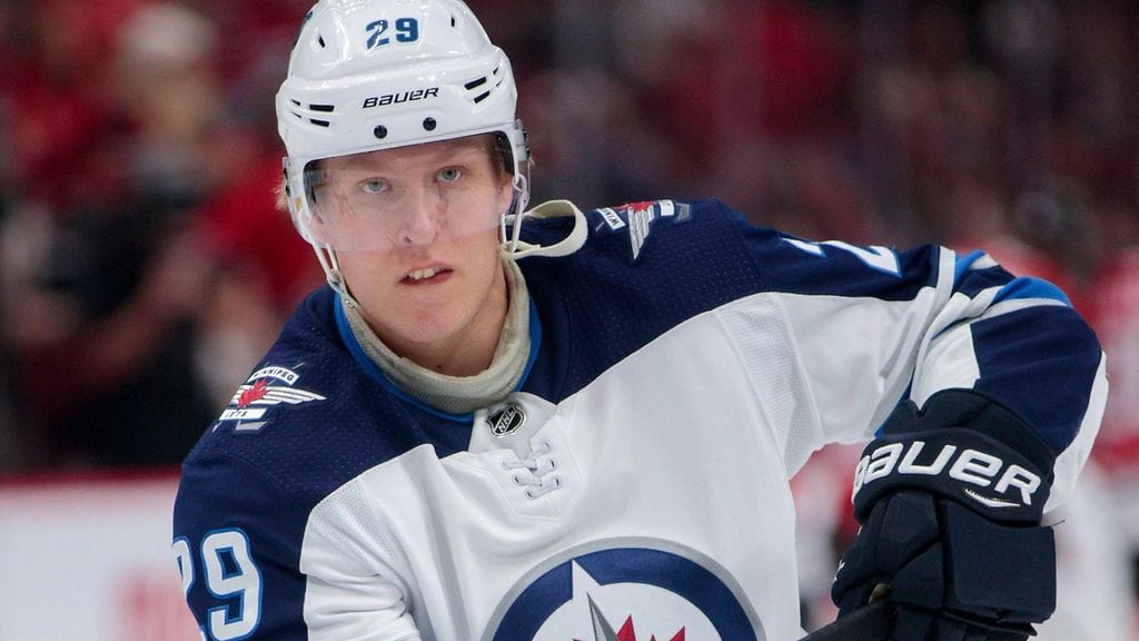 Patrik Laine teki maalin Winnipeg Jetsille.