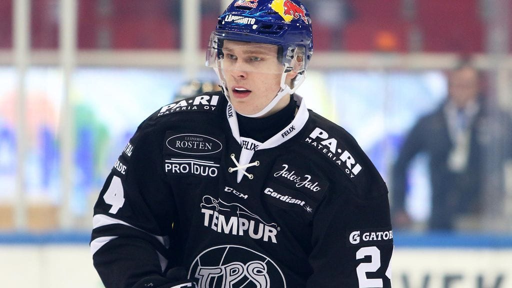 TPS-hyökkääjä Kaapo Kakko, 17, suuntaa nyt nuorten MM-kisoihin.