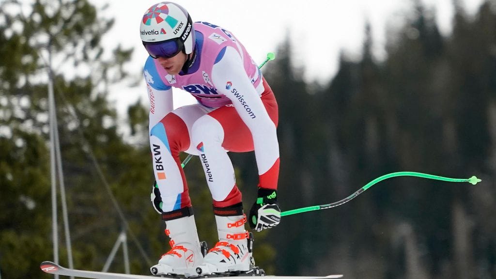 Marc Gisin loukkaantui ikävästi Val Gardenan syöksylaskussa.